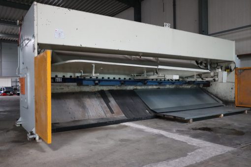 Ermak-CNC-HVR-6100-x-6-Schere – Bild 2